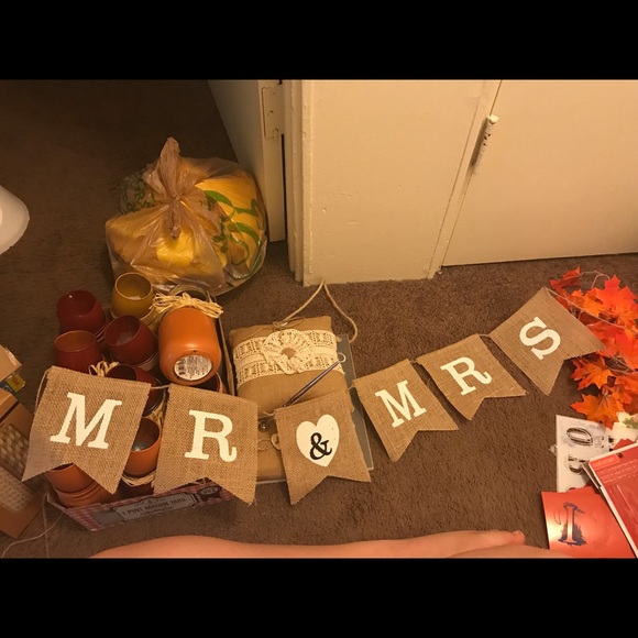 Burlap Fall Decor - Picture 5 of 7